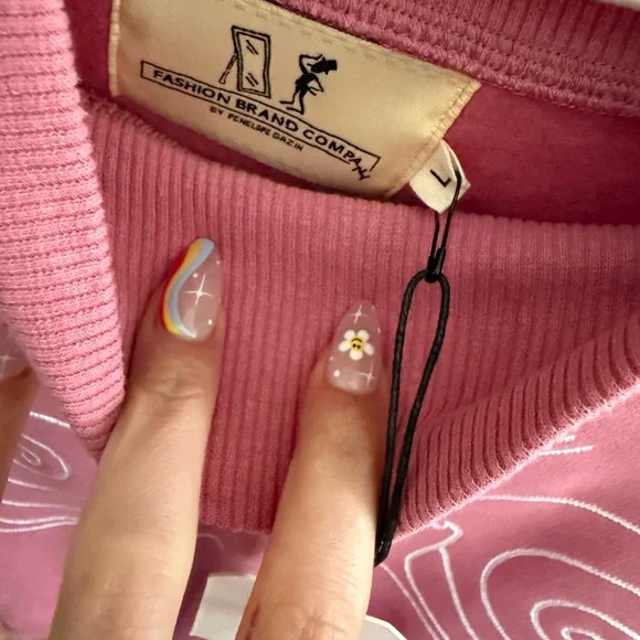 NWT Limited edition kissing snail sweatshirt - Picture 2 of 2